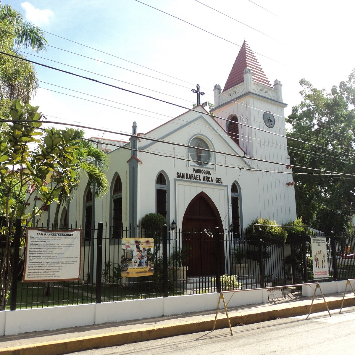 Picture of a church in the Dominican Republic where Baseball Without Borders raised funds to install new pews.